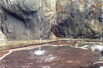 Natural rock pools replenish and refresh the body in the hills above Kumamoto&nbsp;at the&nbsp;Hanahotoru Hot Spring Onsen and Ground Golf Resort