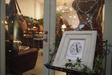 <p>Allamanda&nbsp;leather wear, selling leather wallets and accessories.&nbsp;</p>