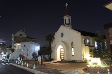 <p>Night view, Kobe Baptist Church</p>