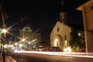 <p>New sodium vapor lamps on street outside the Kobe Baptist Church</p>