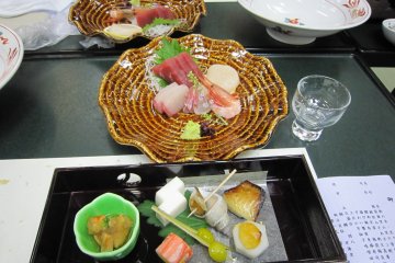 Appetizer & Sashimi of Crab Shabu Shabu course