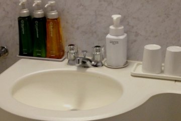 <p>Karasuma Kyoto Hotel's Superior Room Bathroom has a slightly more up-market finish than standard rooms</p>