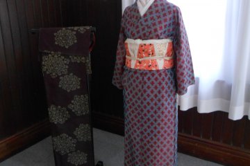 <p>High quality silk clothes are one of the final results.</p>