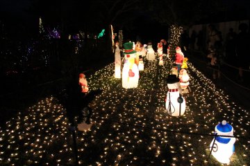 There isn't any snow to be had in Okinawa but these snowmen help to capture a kind of white Christmas for Okinawans