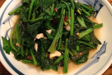 <p>Sauteed spinach</p>