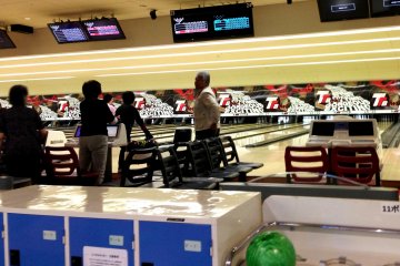TT Bowl and Karaoke at La Park Kispa near Haruki Station on the Airport Line
