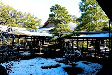 <p>Protected from the snow, roofed corridors connected&nbsp;the temple's halls</p>