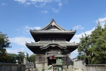 <p>Aula utama</p>
