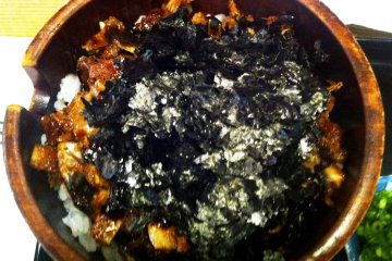 Shredded Nori and the marinated eel makes an amazing combination at Kanebun in Shin Anjo