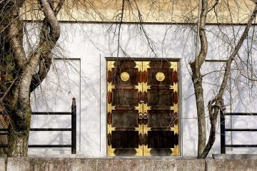 <p>I wonder what these beautiful doors conceal?</p>