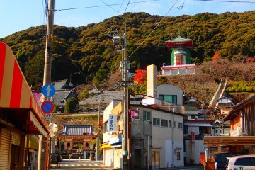 <p>Yakuoji, mendekati dari kota Hiwasa</p>
