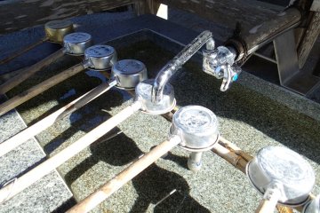 <p>A unique but efficient water spout on this purification fountain</p>
