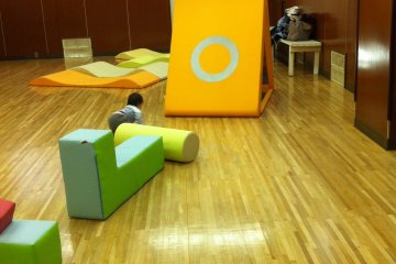 <p>Toddler-gym room in the B1 floor; turns into a sports area for elementary&nbsp;students in the afternoons</p>