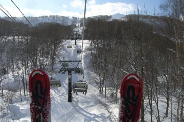 Comfortable lifts take riders up the mountain.