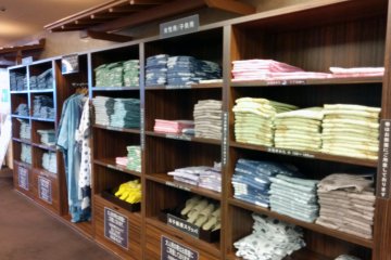 <p>You choose your own color and size&nbsp;yukata&nbsp;to use during your stay. The women's fashion selection is much greater, but even the men have a few choices to make.&nbsp;</p>