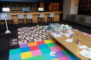 <p>Guests may use the computer area, conveniently located next to the kids' area for easy supervision.</p>