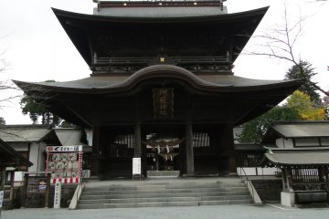 <p>The Romon Gate itself</p>