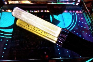 <p>Light saber saat Robot Wars finale</p>

