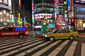 <p>Iklan Robot Restaurant akan dijumpai jika Anda melintasi Shinjuku</p>
