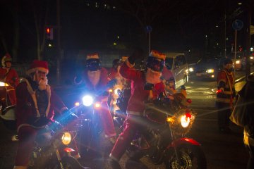 The riders may look tough, but they are nice and even obeyed all the traffic laws. They are there for fun and welcome pictures.&nbsp;