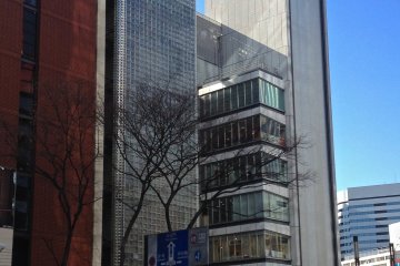<p>The Sony Building in Ginza&nbsp;is accessible from&nbsp;exit B9&nbsp;at&nbsp;Ginza&nbsp;station. The building has seven floors with various displays of electronic gadgets,&nbsp;a cafe on the basement and on the top floor. The staff at the Sony Building are very helpful regarding&nbsp;product demonstrations and they are happy to&nbsp;answer&nbsp;any queries you might have.</p>