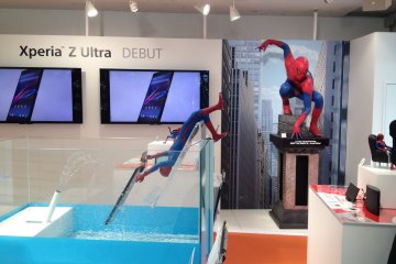 <p>Yet another picture of Spiderman on the Xperia brand floor.</p>