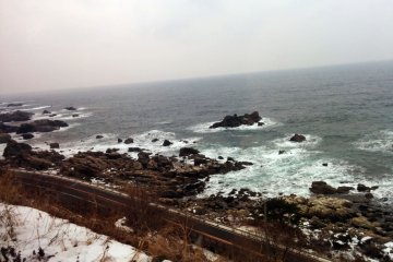 The main attraction of the resort ride is the view of the Sea of Japan.