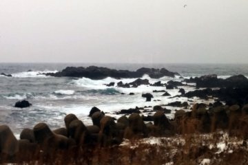 Strong winds produced huge waves on the day I rode.&nbsp;