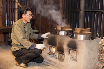 <p>Steaming rice for breakfast, at 6am! I was a bit sleepy, but totally worth getting up for!</p>
