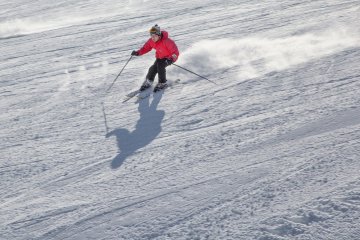 The resort caters for all types of skiers: from beginners to advanced.