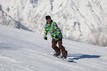 ... and snowboarding are available!