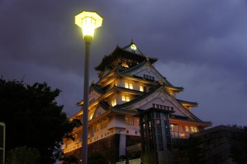 <p>In recent years there have also been projection mapping events at the castle,&nbsp;but the "standard"&nbsp;illumination is done throughout the year.</p>