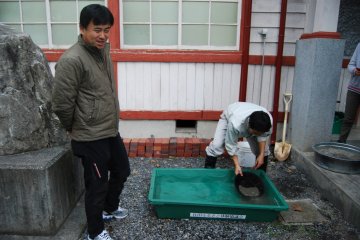 <p>Panning for gold takes a lot of concentration.</p>