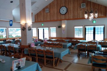 <p>The resort's restaurant serves breakfast, lunch, and dinner at reasonable prices in a warm and inviting setting.</p>