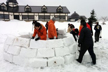 <p>The brave souls standing in the middle will slowly seal themselves in their own icy tomb before they cut their way out and make an entrance.&nbsp;</p>