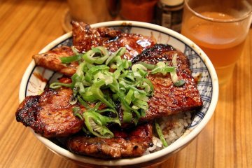 <p>燒肉飯</p>