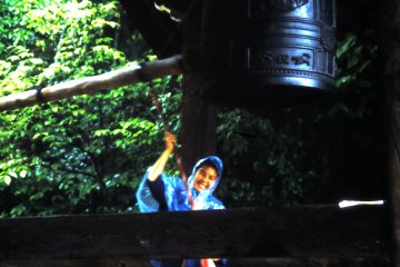 <p>The bell tower at Shirakawa Hachiman shrine</p>