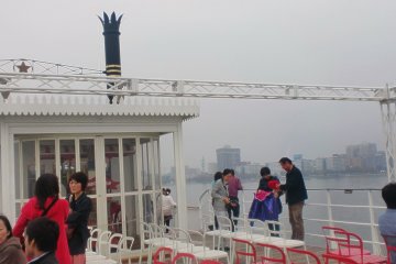 <p>View from the deck, you can enjoy the sight of the whole lake here.</p>