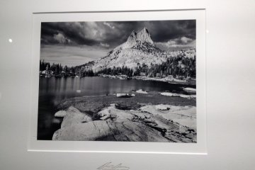 <p>The entrance to the gallery is on the 8th floor, and&nbsp;the entrance ticket to the gallery is 500 yen. The day I visited there was a black and white photography exhibition.</p>