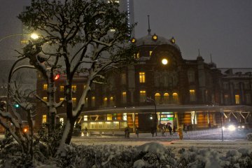<p>The surroundings of the station&nbsp;attracted many&nbsp;photographers on the day, as it was indeed quite a rare sight.</p>