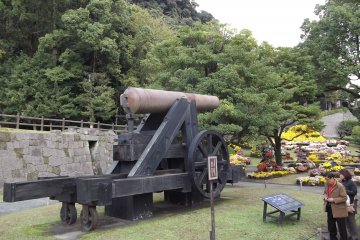 <p>The big cannon near the entrance</p>