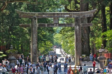 <p>The backside of Torii&nbsp;at entrance to Tōshō-gū. Here you can see the 1km&nbsp;road where the 1,000-person Samurai will start their procession</p>