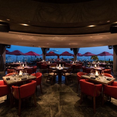 Cé La Vi Restaurant & Sky Bar (18F)