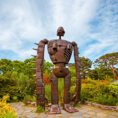 Laputa robot on the roof