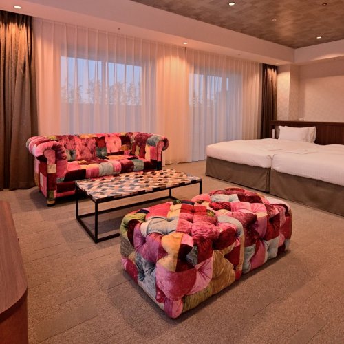EJ Aime Hotel